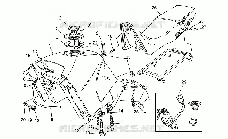 Réservoir carburant-selle